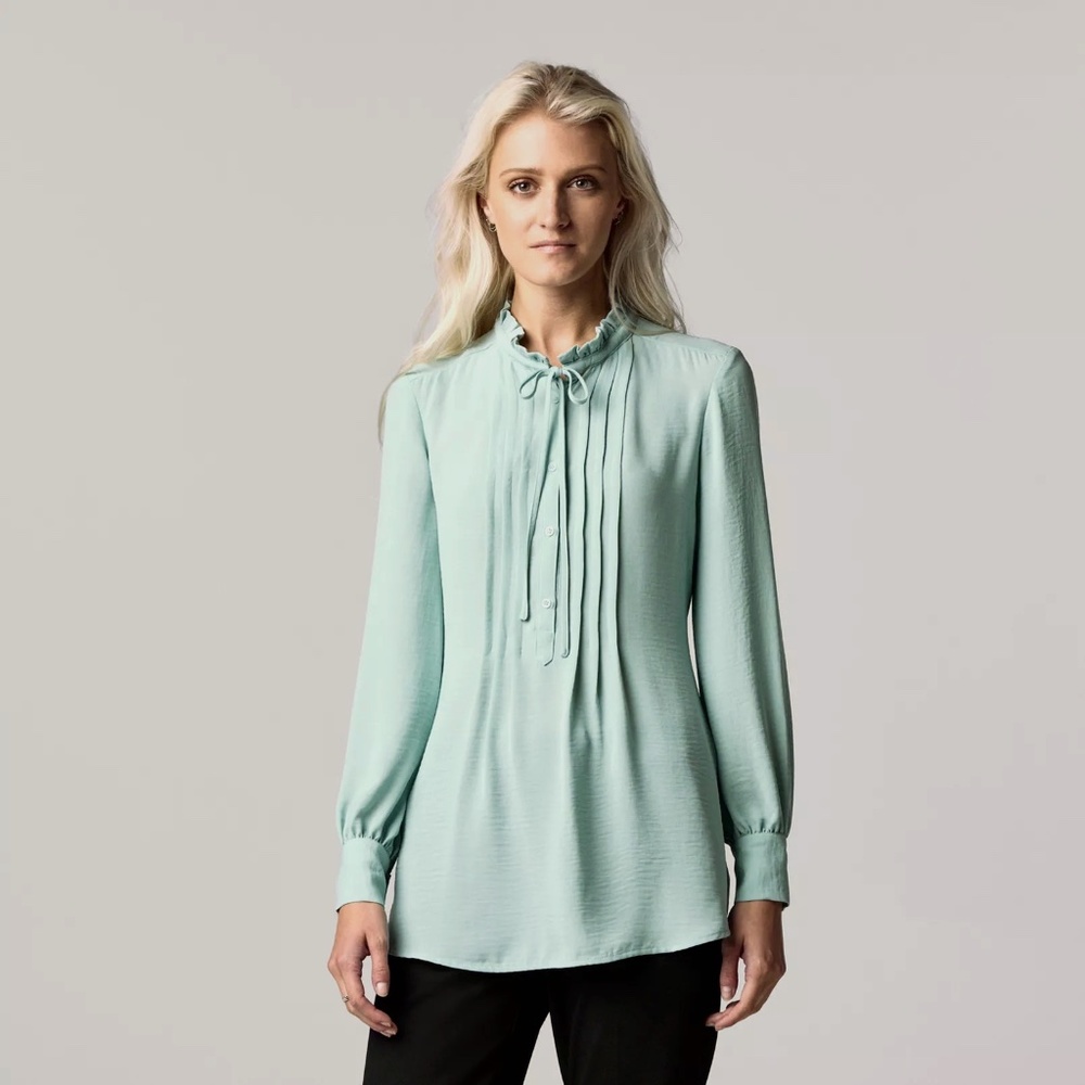 Simply Vera Wang Women's Arctic Aqua Pintuck High Neck Blouse